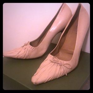 Gucci beige pump